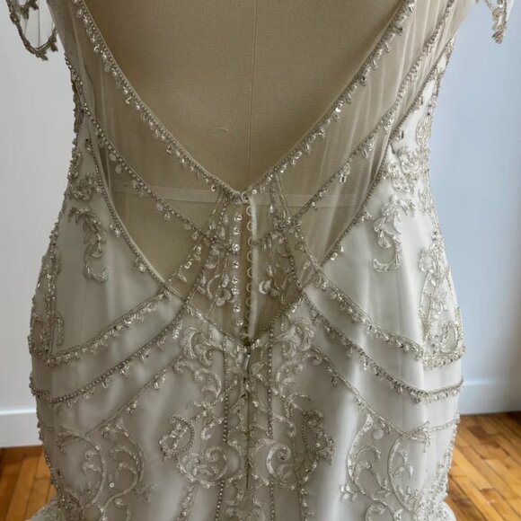 Maggie Soterro, Size 24, No Alterations - Picture 6 of 7